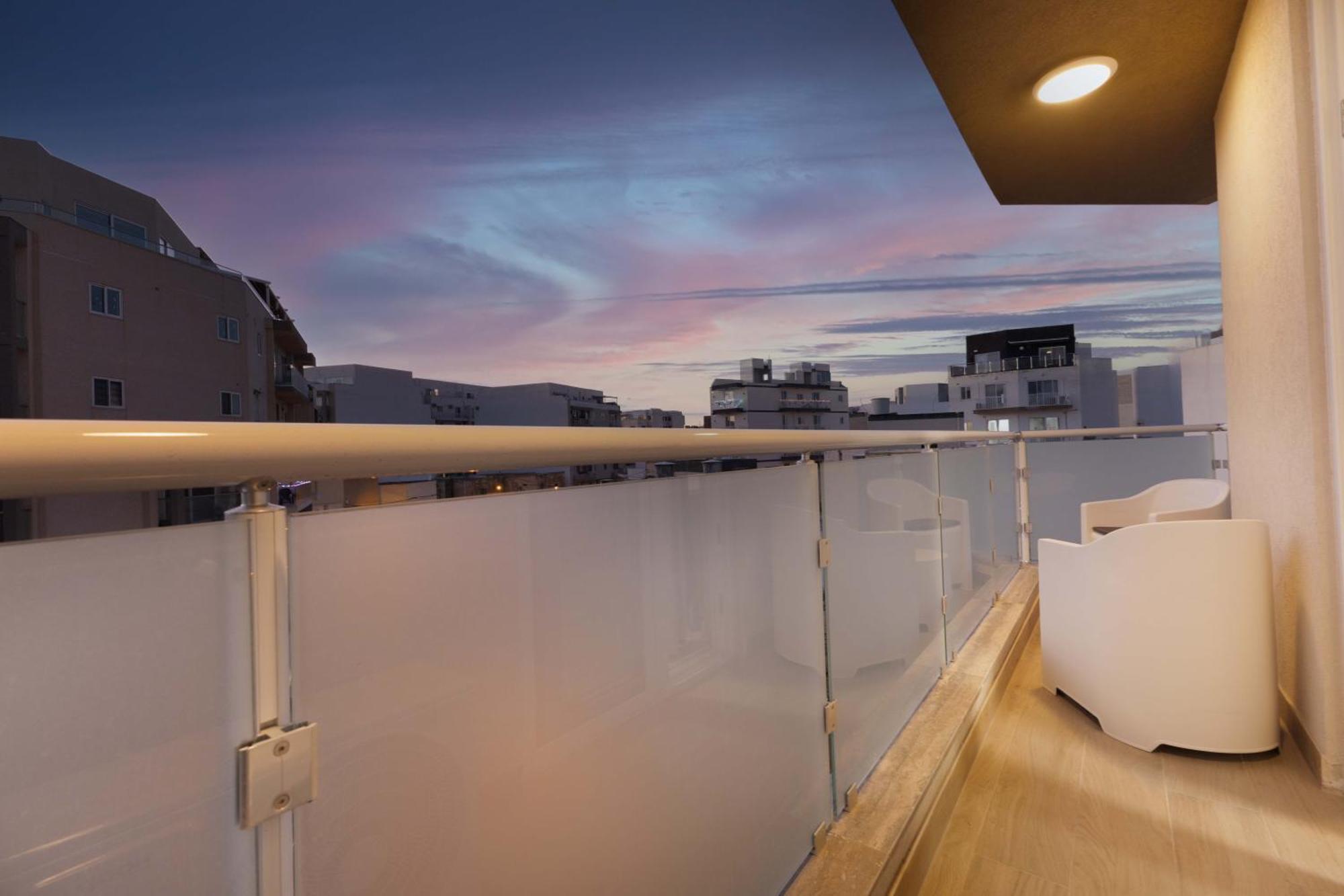 Luxurious & Spacious 2Bd Accomodation At The Podium - Yacht Marina Area, Close To Valletta Msida Zewnętrze zdjęcie